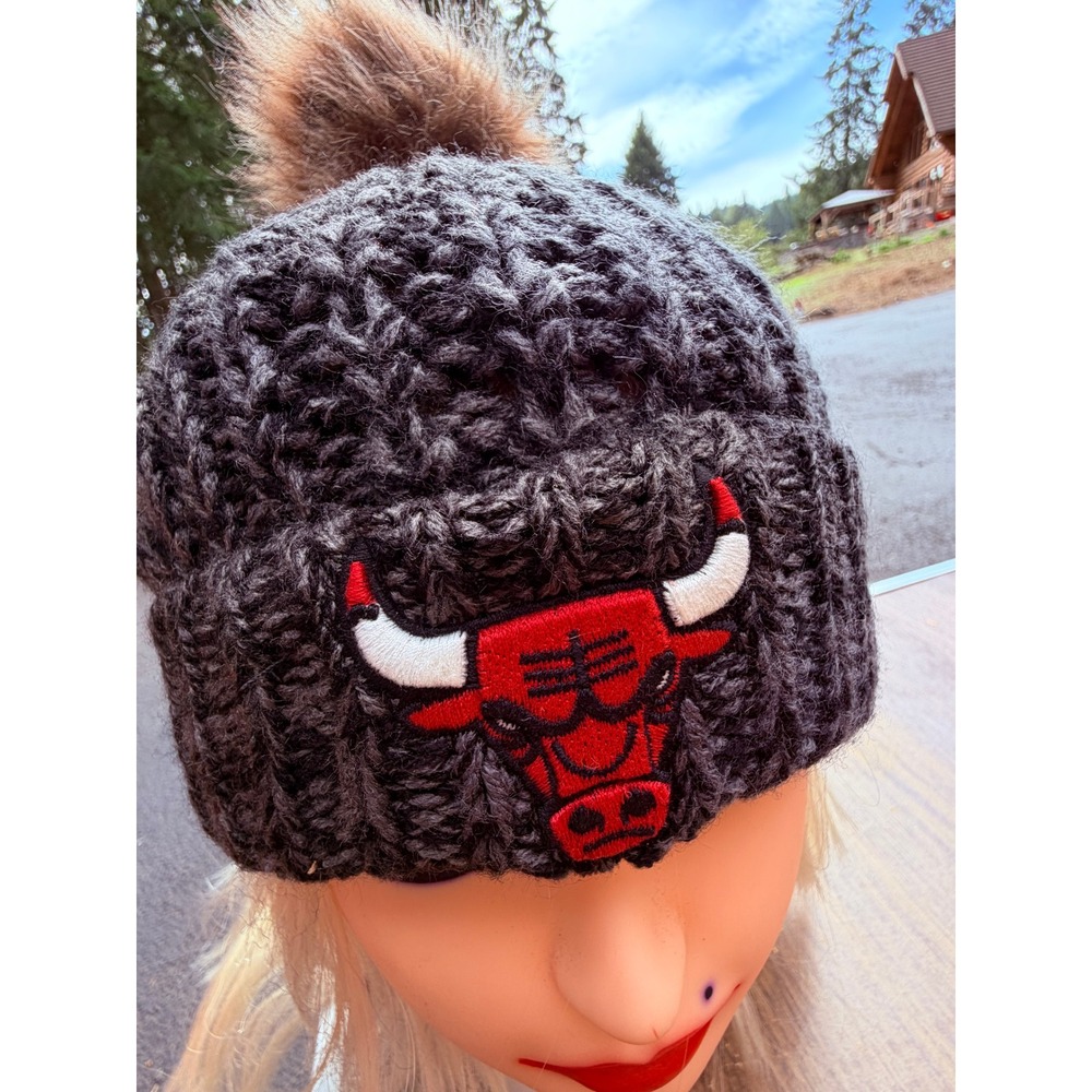 Chicago Bulls '47 Women's Meeko Pom Beanie Charcoal Cable Knit Winter Hat NWT